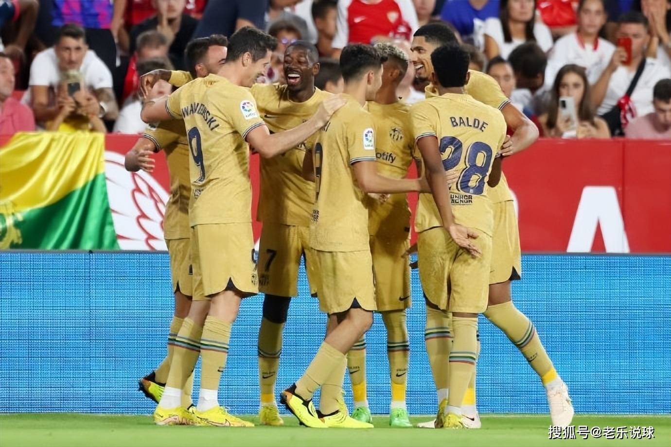 包含社区盾赛程吃紧，山东男篮国际比赛日完成体检，更衣室稳定，年轻球员得到机会的词条