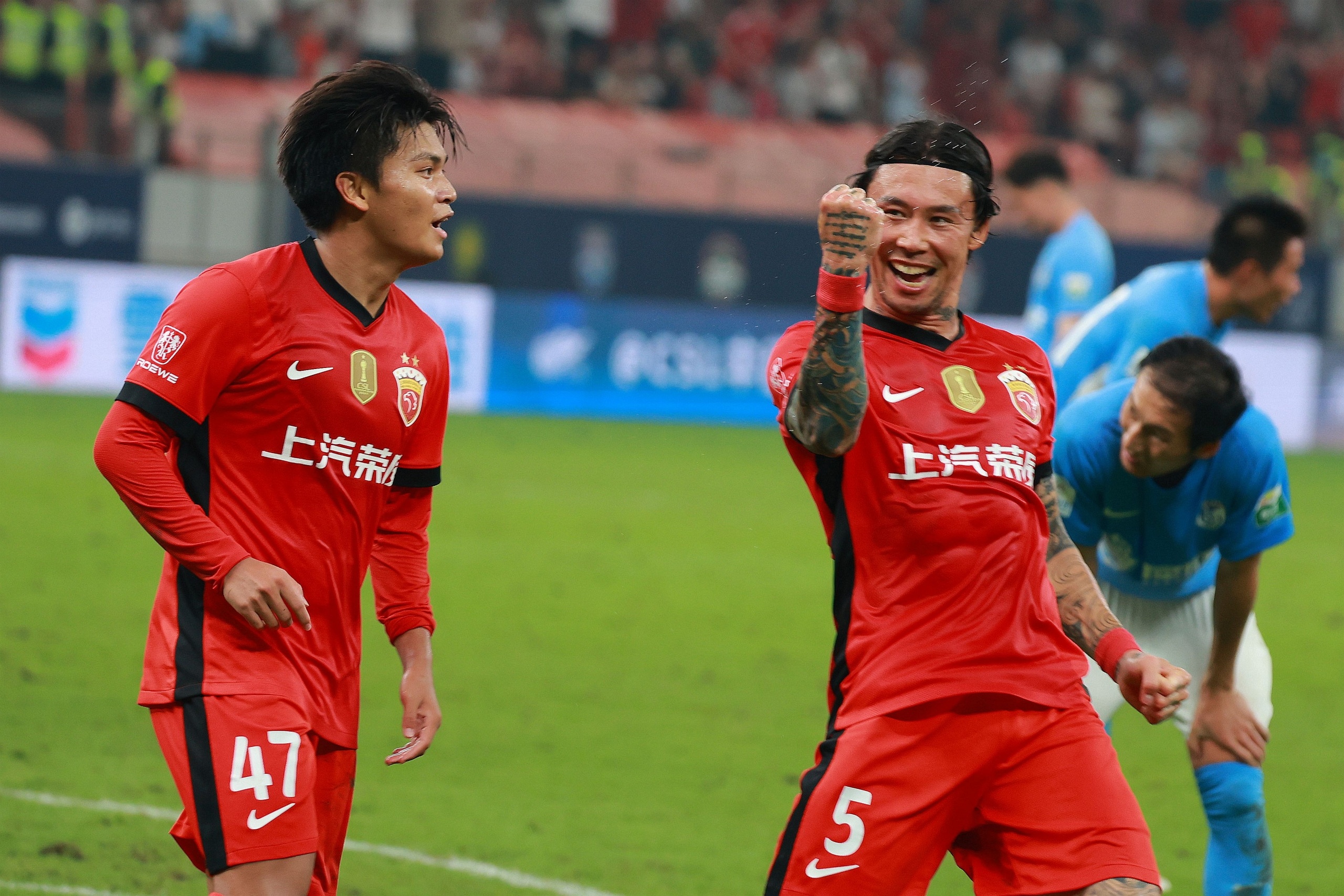 包含北京首钢训练开放日，清晨强势反弹引欢呼，西甲在即，资深球员宣示担当的词条-篮球赛事